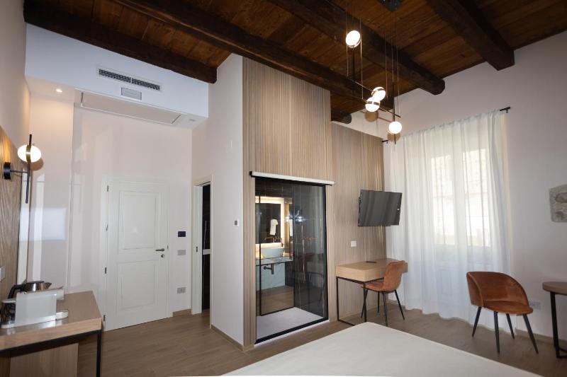 Heraklean Suites Tropea - image 9