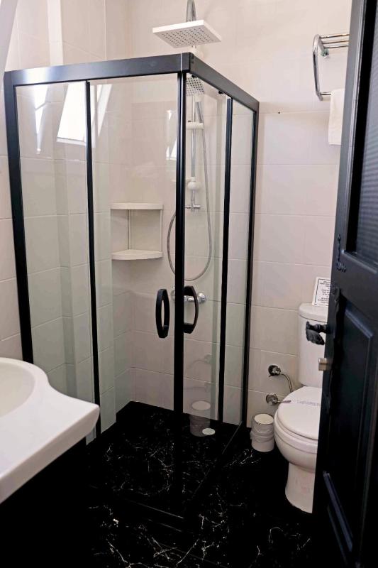 Double Room with Sea View image 3