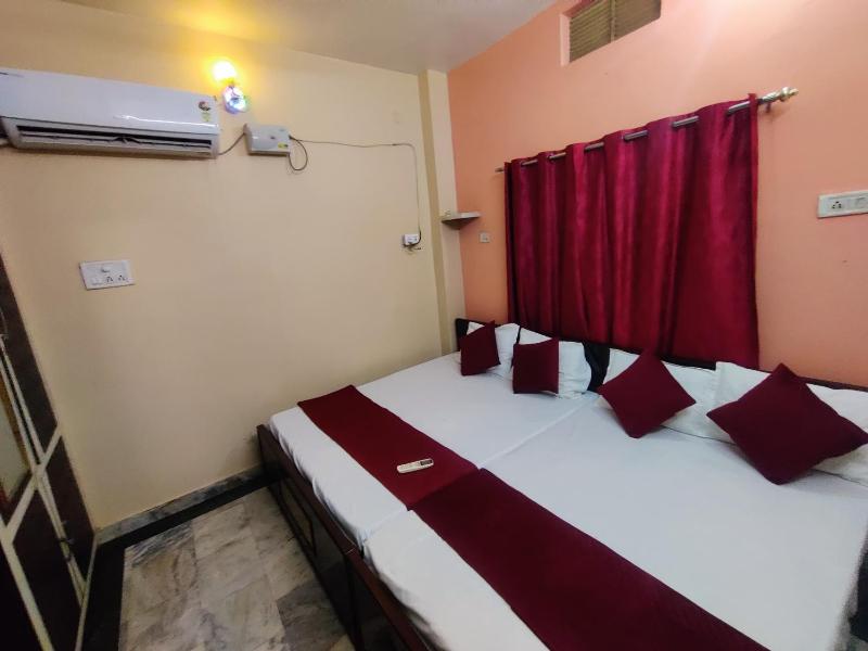 Shiv Kripa Paying Guest House - four bedroom 200 mtr from main temple Images