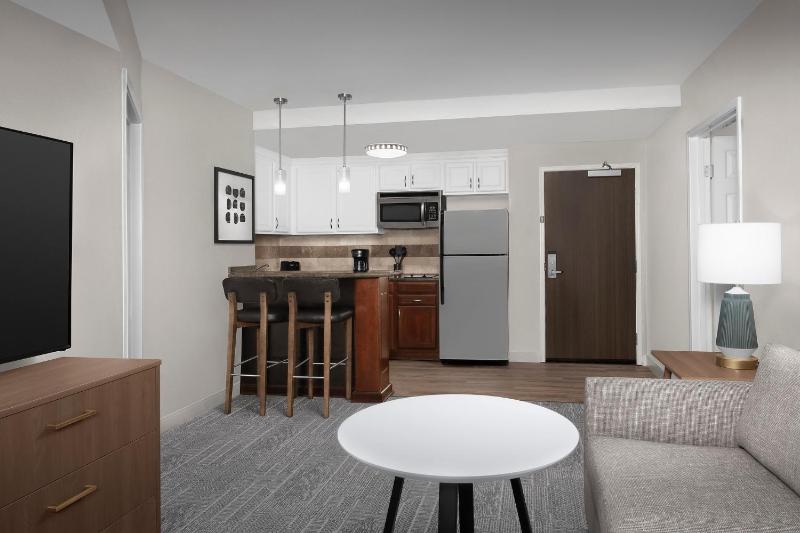 Two-Bedroom Suite image 4