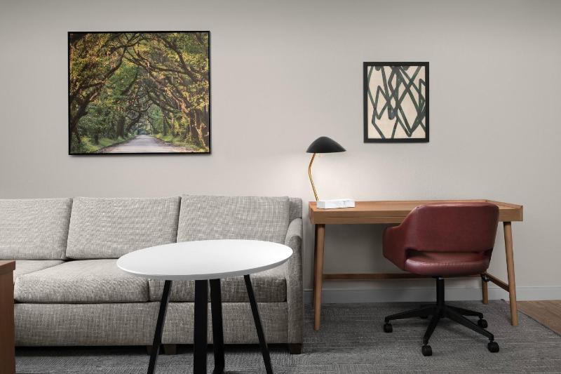 One-Bedroom King Suite image 4
