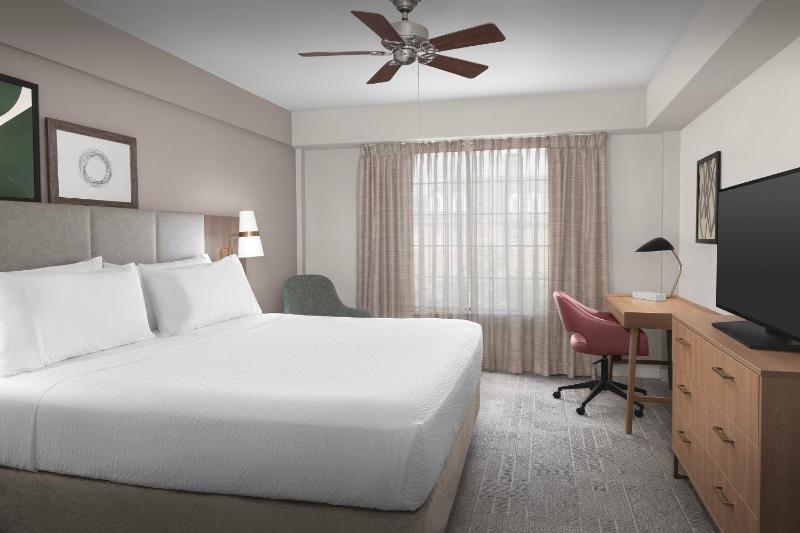 Two-Bedroom Suite image 2
