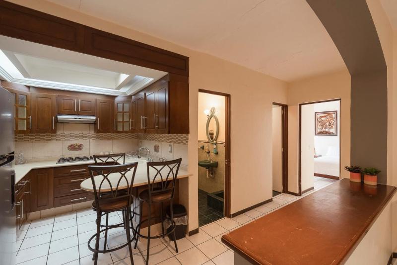 New Apt in Centro GDL Near Cathedral & Attractions - image 14
