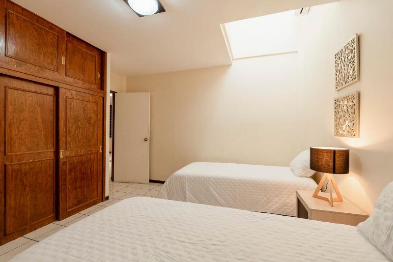 New Apt in Centro GDL Near Cathedral & Attractions - image 5