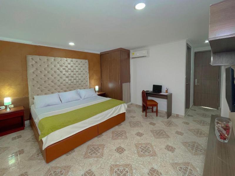 Hotel Prado 72 INN - image 13