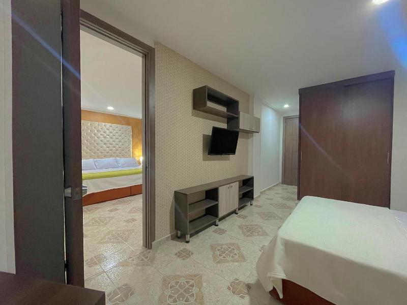 Hotel Prado 72 INN - image 10