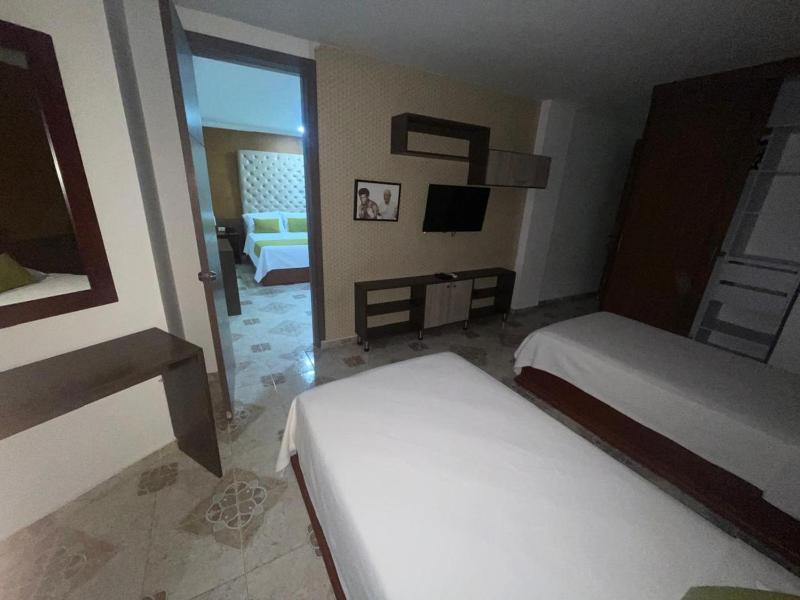 Hotel Prado 72 INN - image 7
