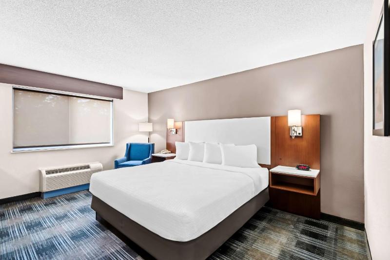 King Room - Mobility Accessible  image 1