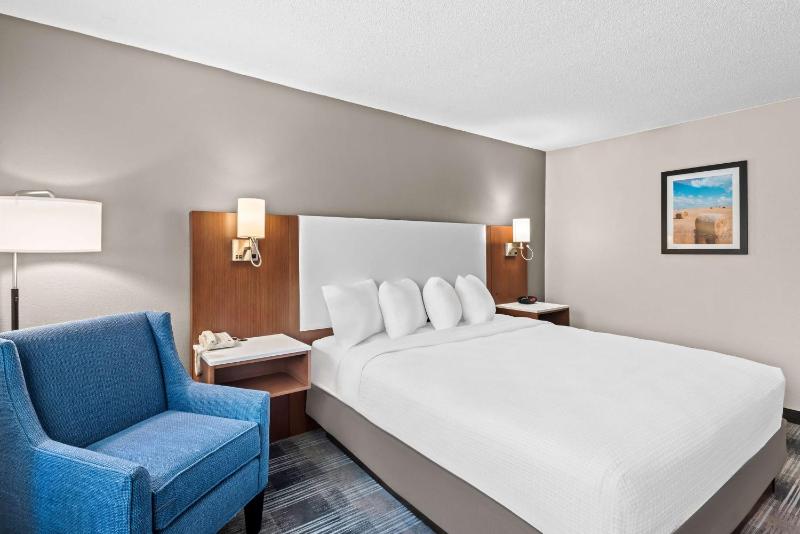 King Room - Mobility Accessible  image 4