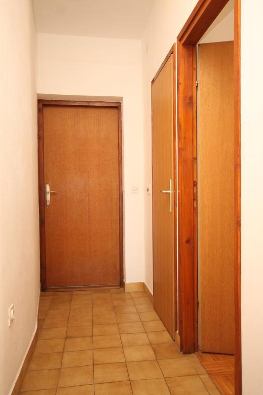 One-Bedroom Apartment with Balcony and Sea View image 2