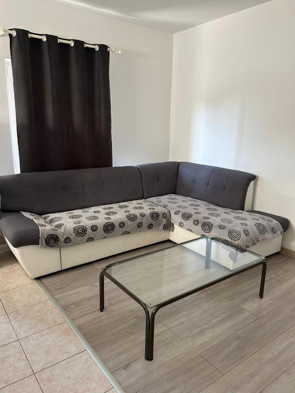 Apartment with Terrace and Sea View image 1