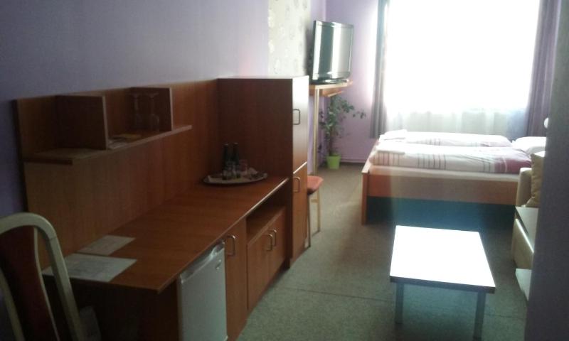 Classic Double Room image 3