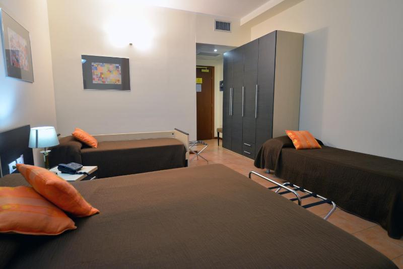 Family Room image 2