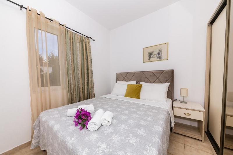 Two-Bedroom Apartment with Sofa Bed (5 Adults) image 2