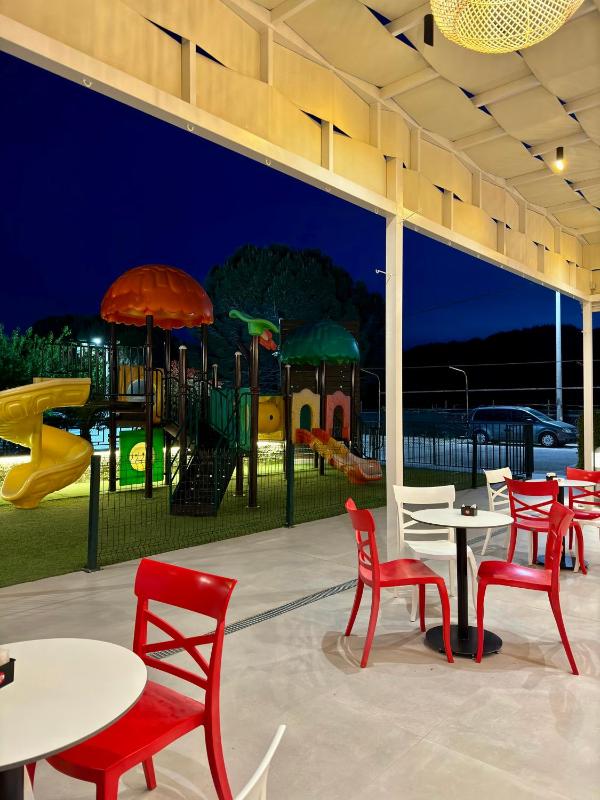 FishLand Seaside Apartments - image 3