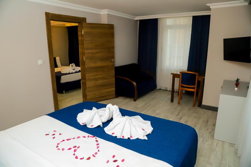 Two-Bedroom Suite image 2