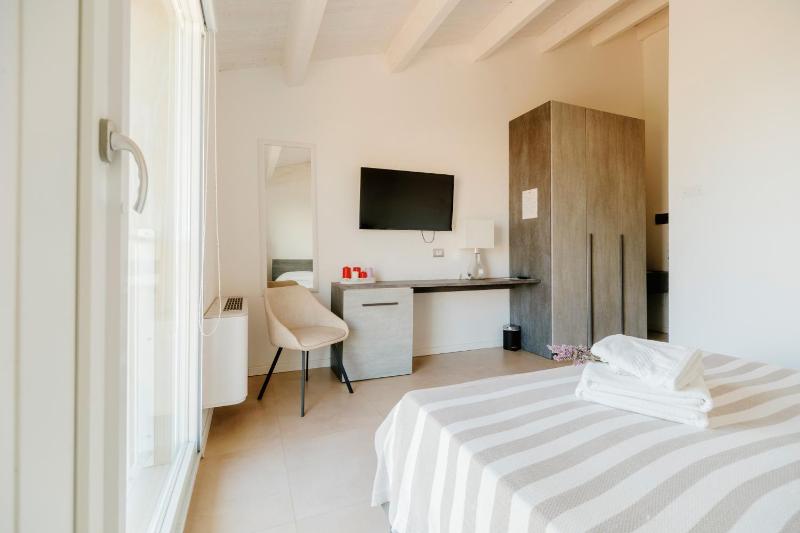 Deluxe Double Room with Sea View image 1