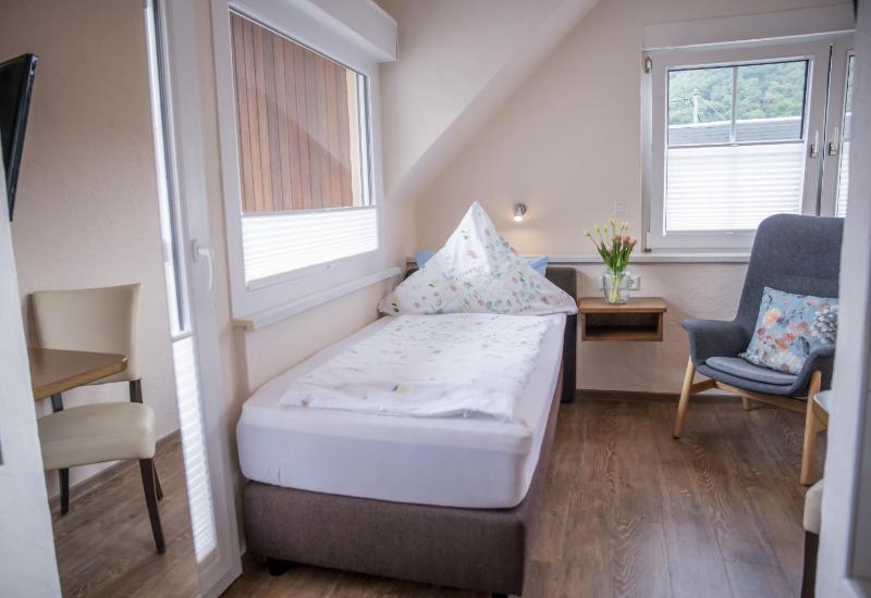 Single Room with Private Bathroom image 3