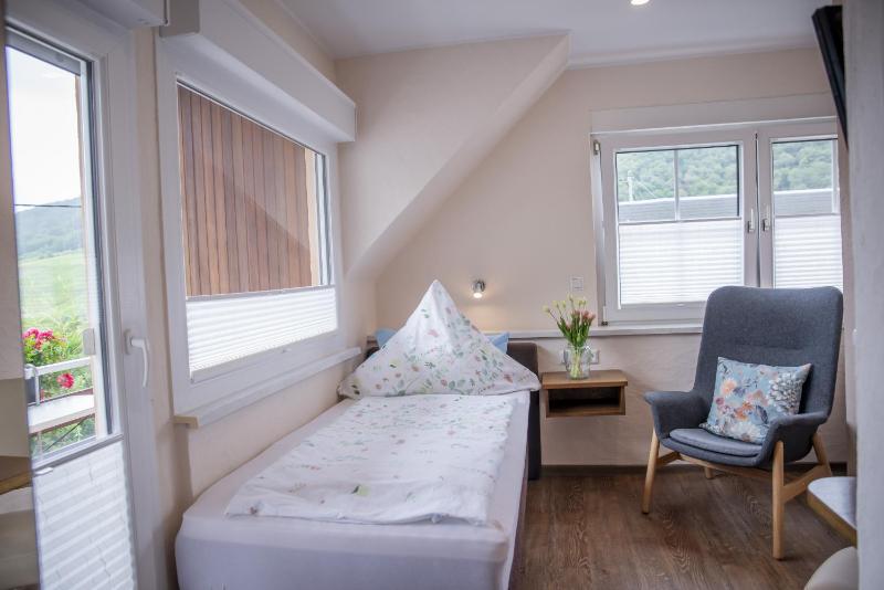 Single Room with Private Bathroom image 1