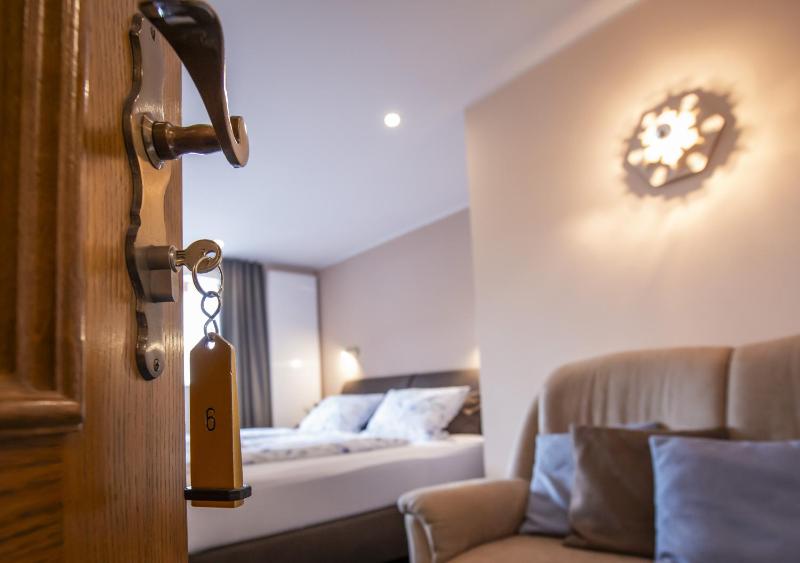 Double Room with Private Bathroom image 3