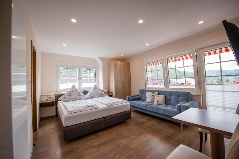 Double Room with Private Bathroom image 4