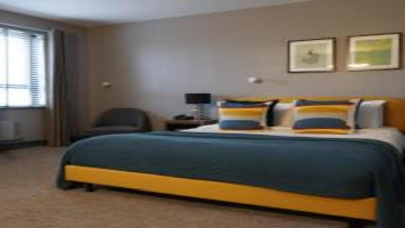 Double Room image 3