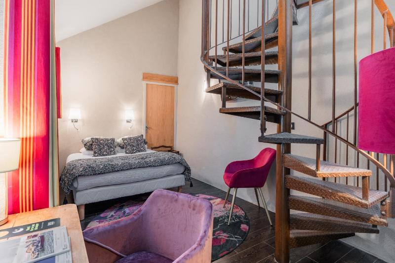 Family Room with Garden View image 2