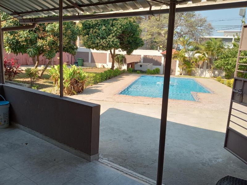 Sparkle Guest House - Self-Catering Pool Garden - image 10