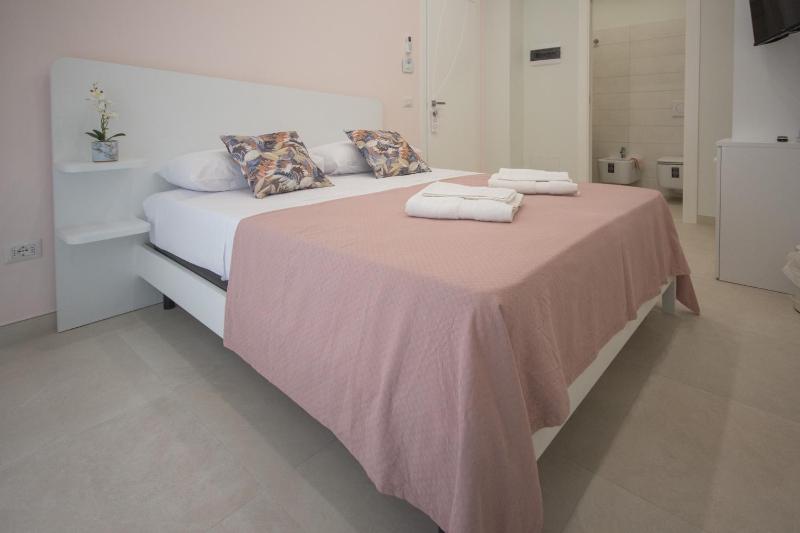 Pasitea Tropea - image 18