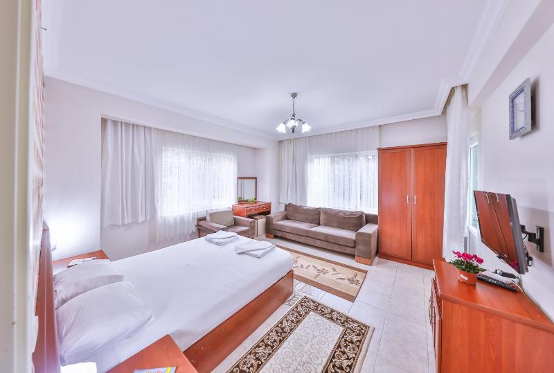 One-Bedroom Villa with Private Thermal Pool image 4