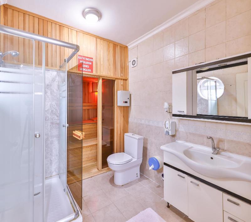 Suite Apart with Spa Bath and Thermal Pool image 3