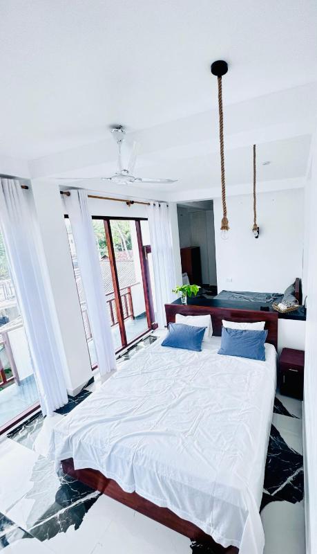 Coconut Palm beach restaurant and rooms - image 9