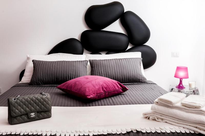 Two Chic Guesthouse - image 4