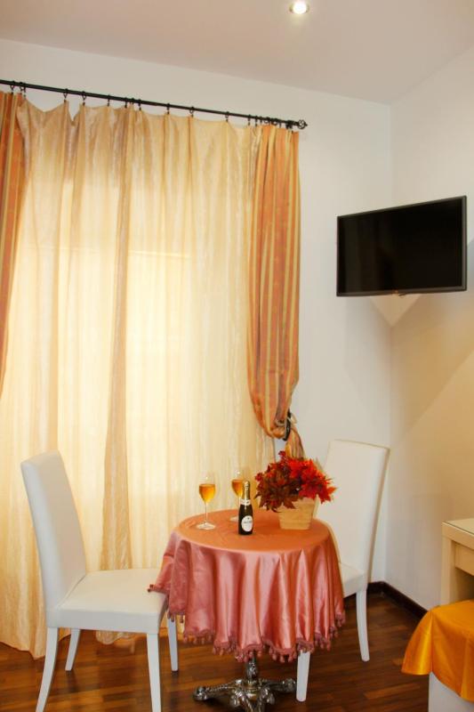 Superior Triple Room image 2