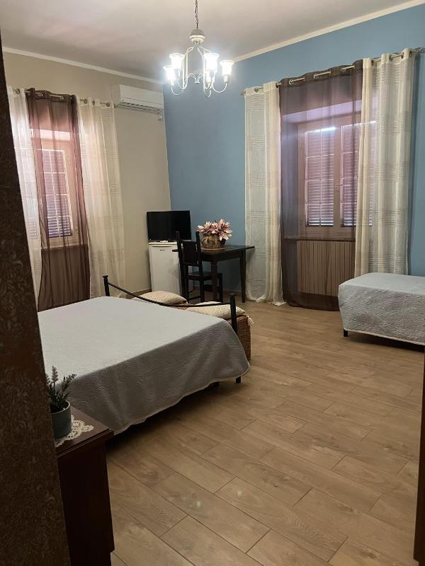 Triple Room image 3