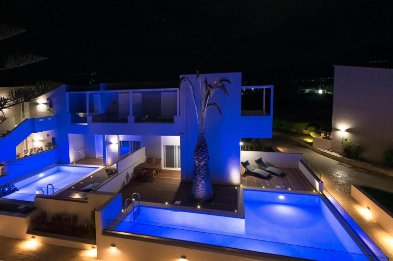 Suite with Private Pool image 4