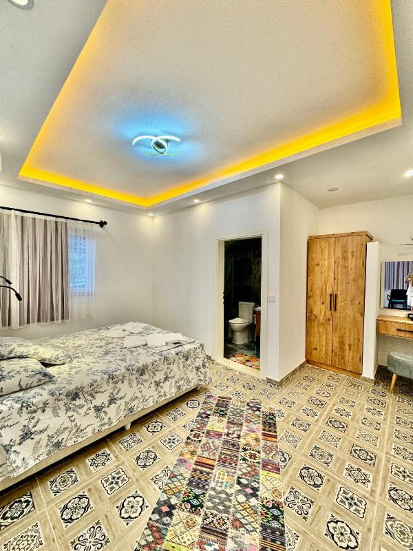 Family Room image 2