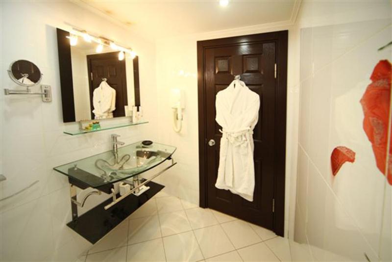 Executive Double Room image 2