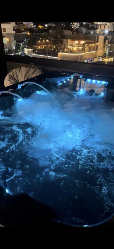 Deluxe Double Room with Jacuzzi  image 4
