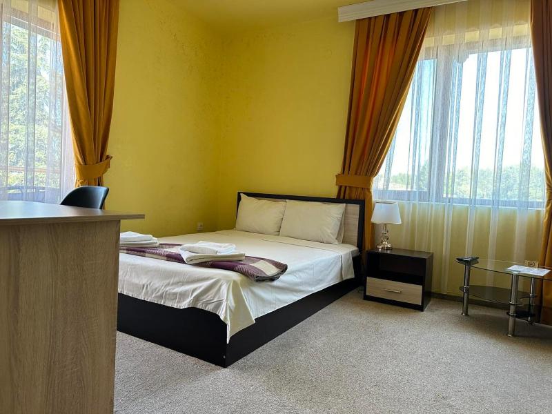 Double Room with Terrace image 3