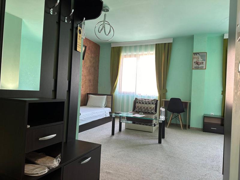 Classic Quadruple Room image 1