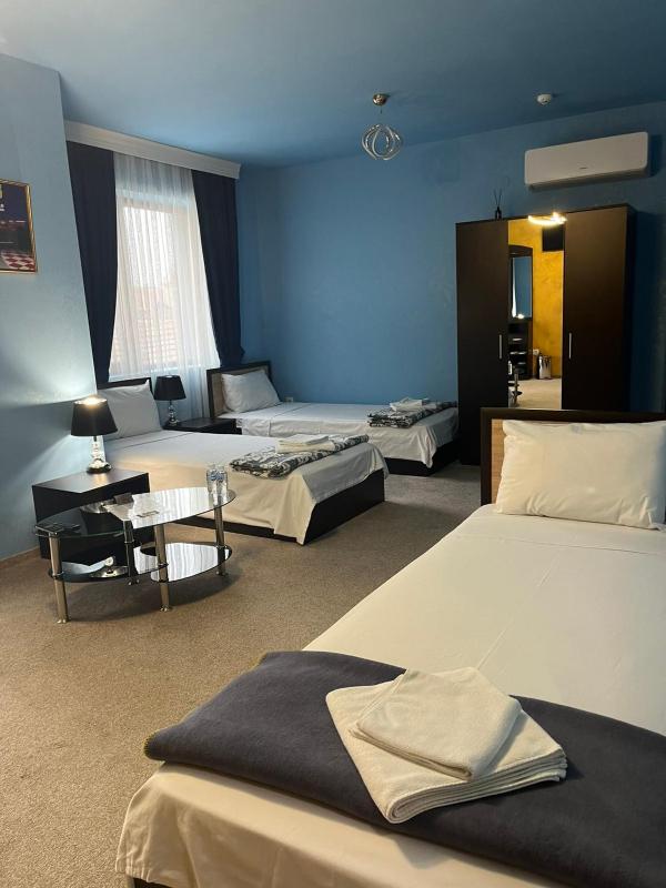 Triple Room with Terrace image 4