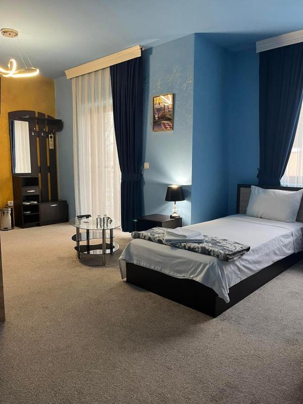 Triple Room with Terrace image 3