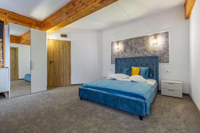 Double Room with Mountain View image 4