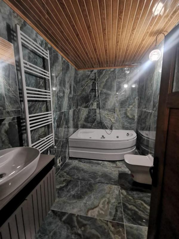 Deluxe Room image 3