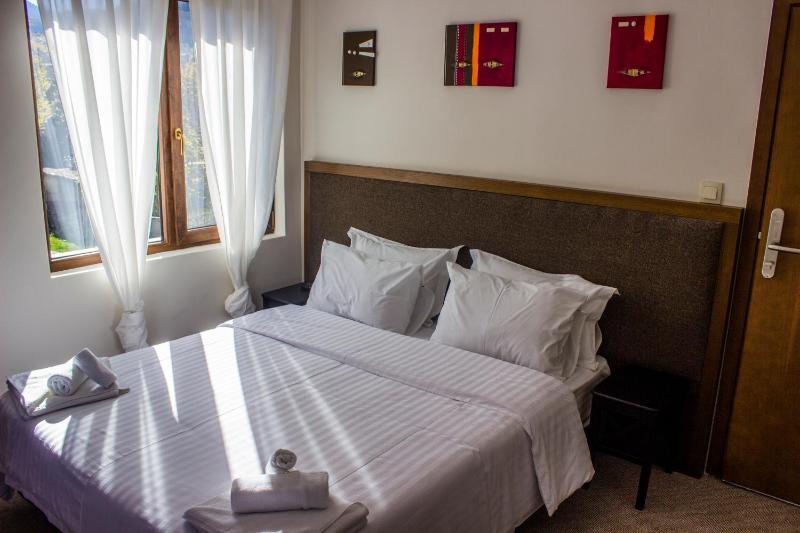 Economy Double or Twin Room image 3