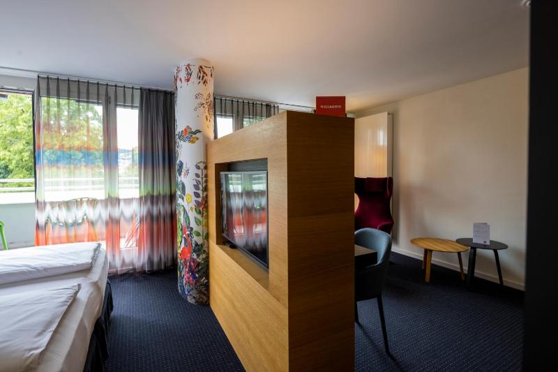 Junior Suite Park image 3