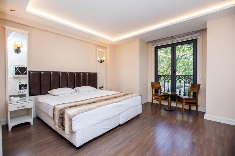 PRAG HOTEL - image 3