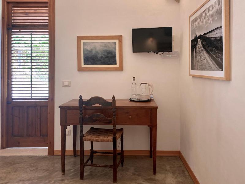 Standard Double Room image 2