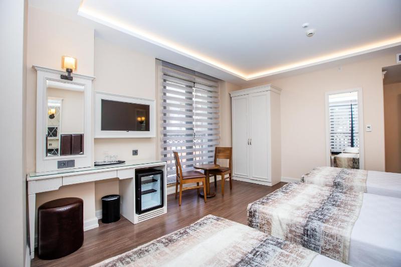 PRAG HOTEL - image 10
